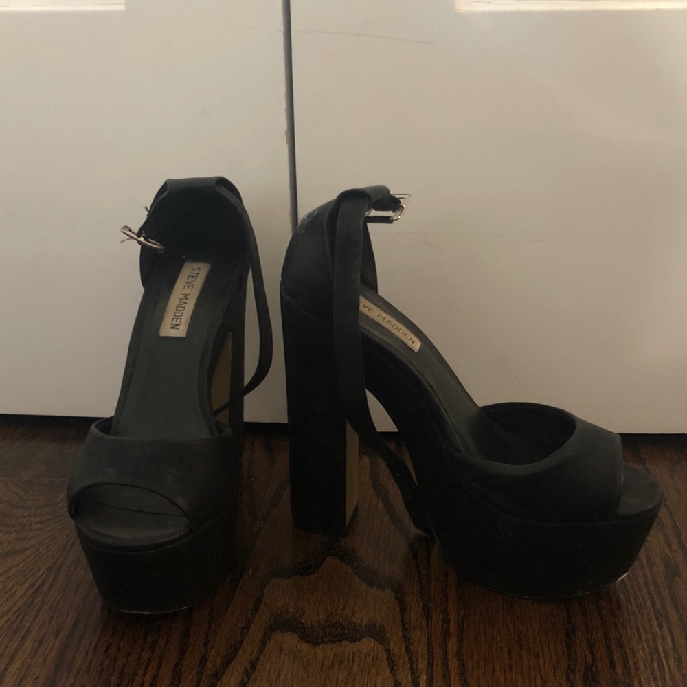 STEVE MADDEN BLACK PLATFORM